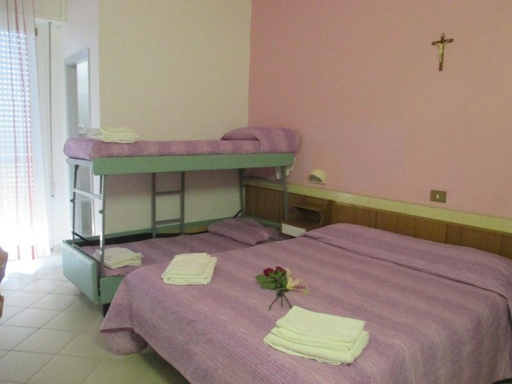 Hotel Moja Cesenatico Buitenkant foto