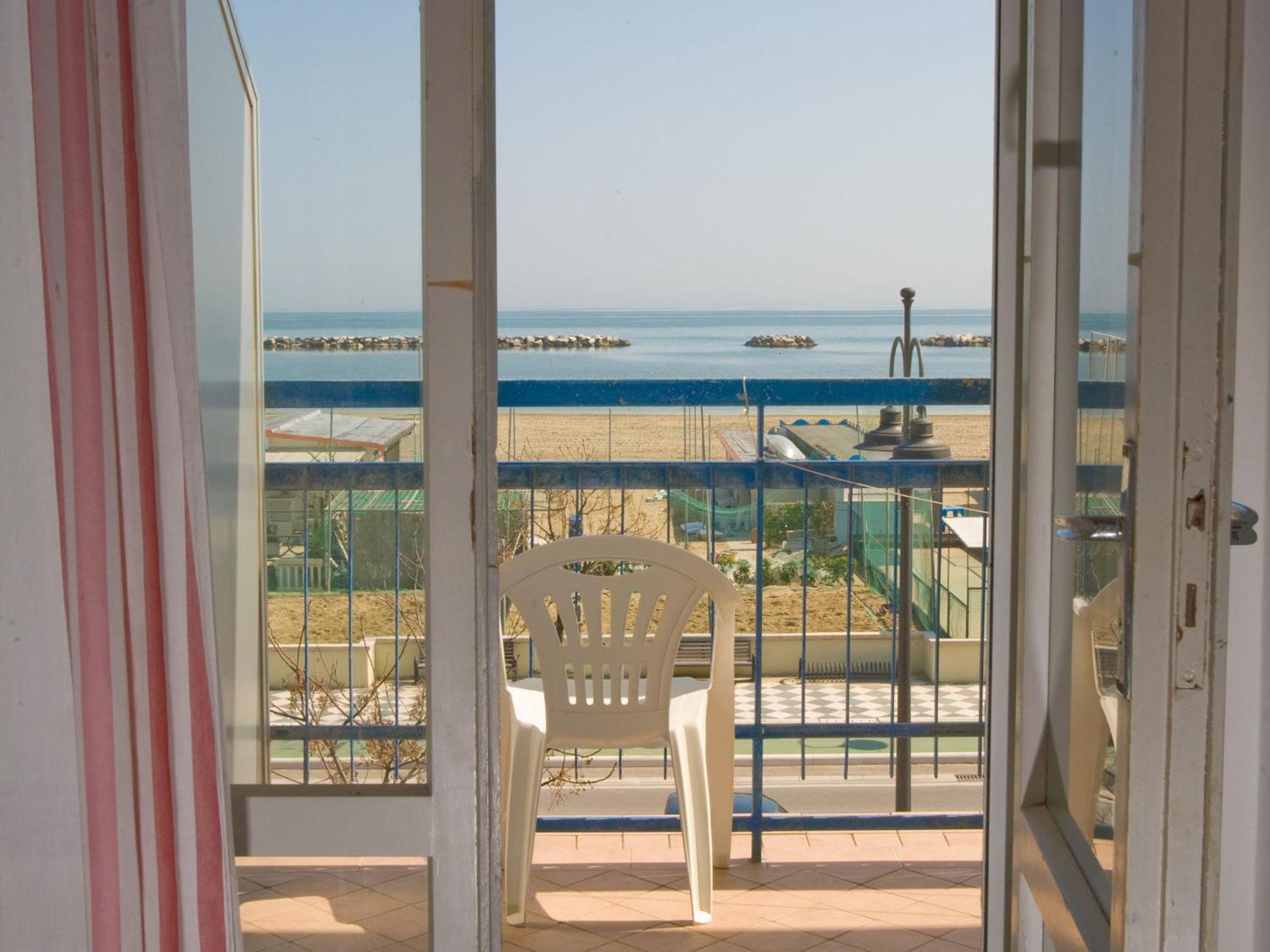 Hotel Moja Cesenatico Buitenkant foto