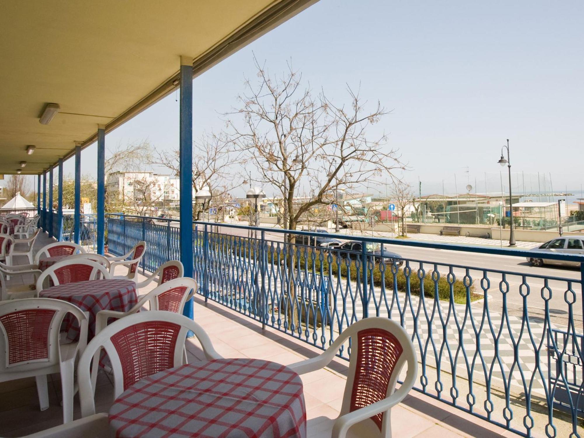 Hotel Moja Cesenatico Buitenkant foto