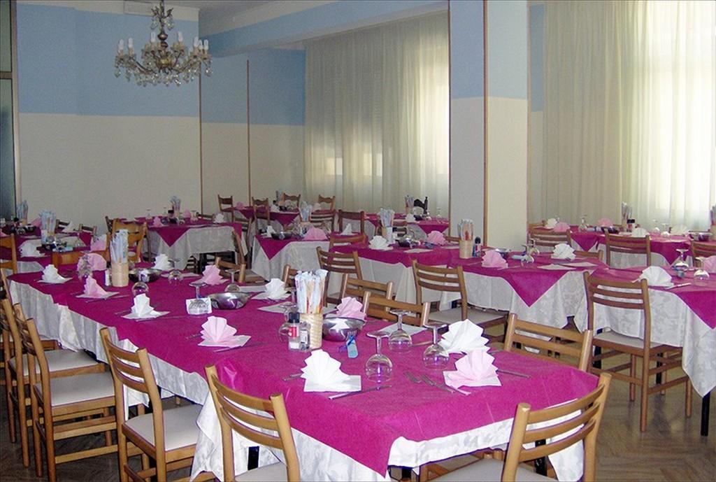 Hotel Moja Cesenatico Buitenkant foto